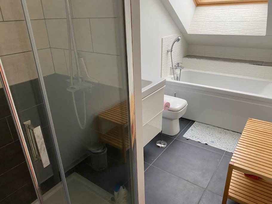 Maison Confortable Pour 10 Personnes Avec Jacuzzi 울가트 외부 사진